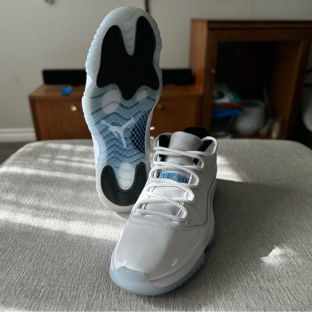Jordan 11 Low Legend Blue